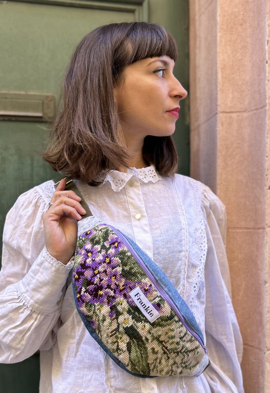 Upcycled bum bag Joe