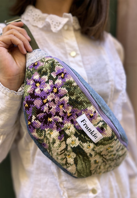 Upcycled bum bag Joe