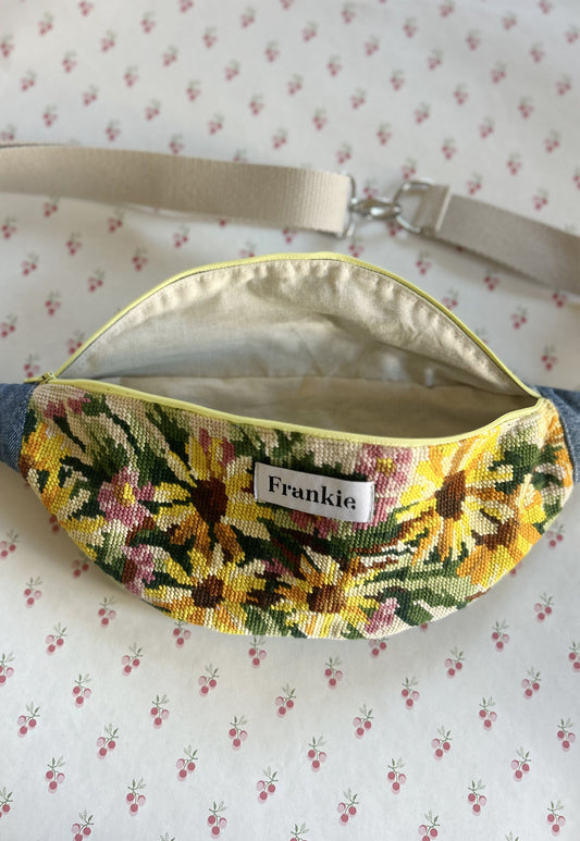 Upcycled bum bag Joe