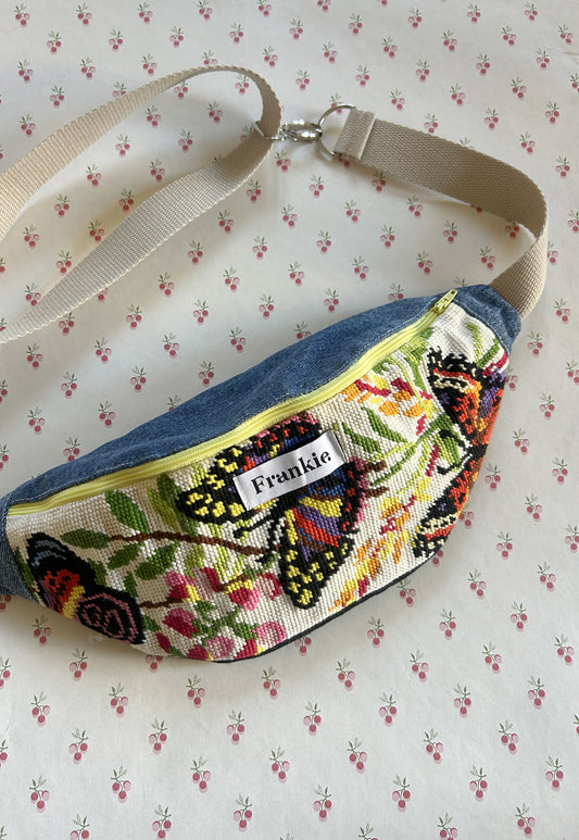 Upcycled bum bag Joe