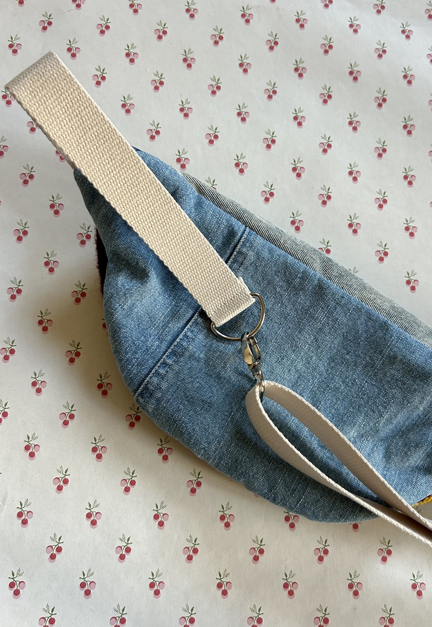 Upcycled bum bag Joe