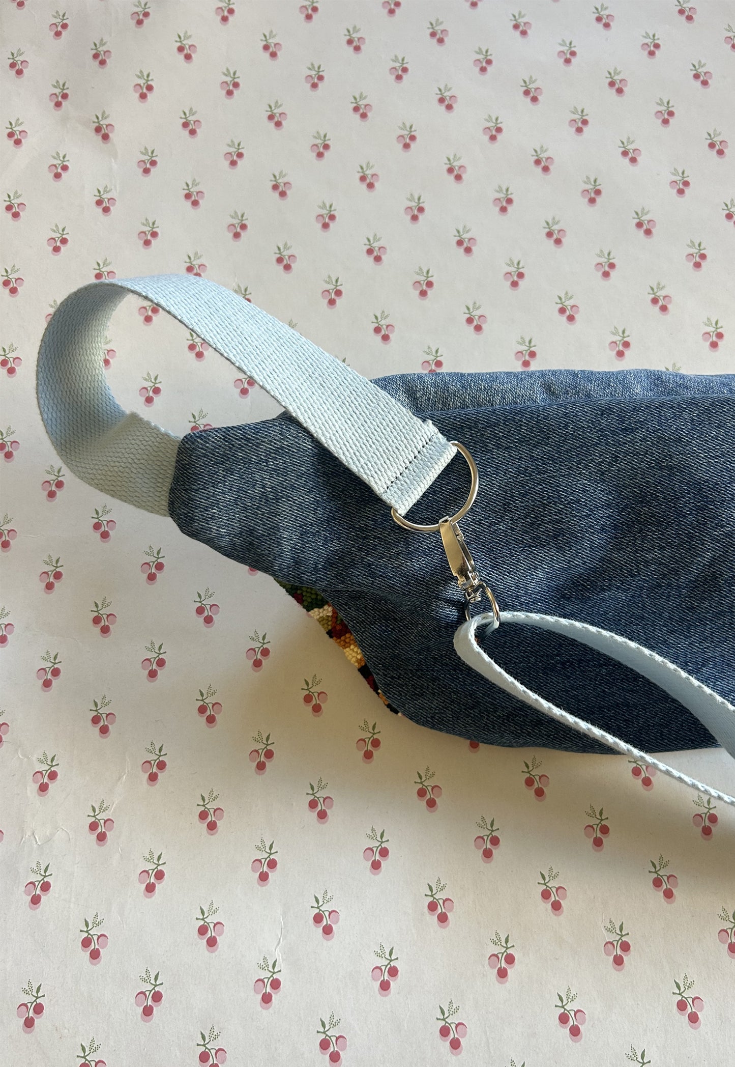 Upcycled bum bag Joe