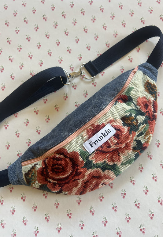 Upcycled bum bag Joe