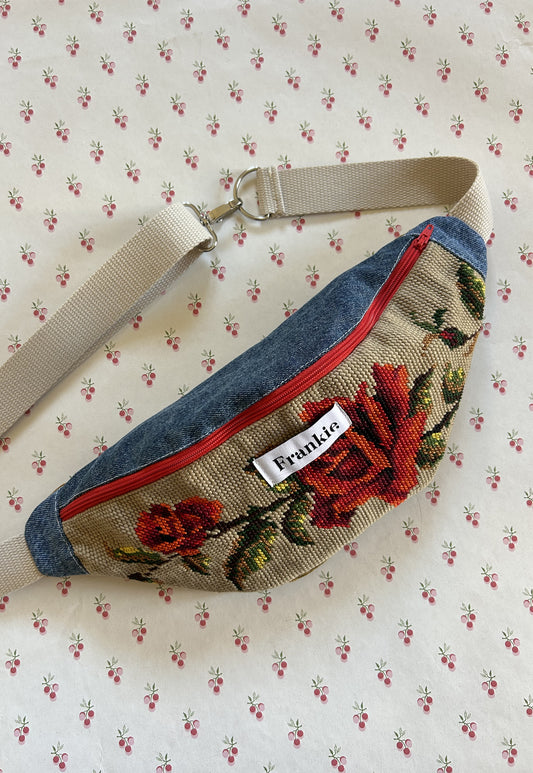 Upcycled bum bag Joe