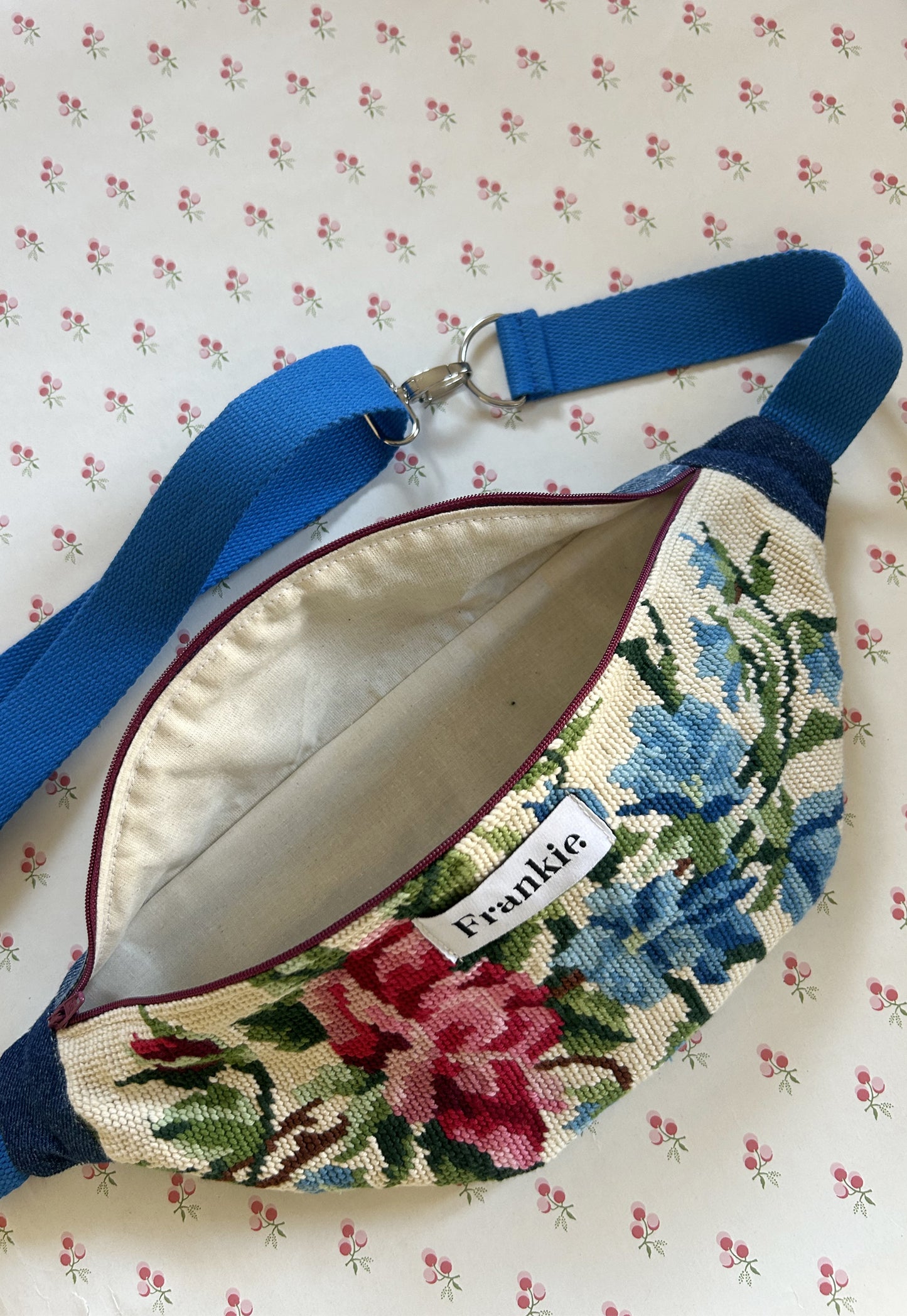 Upcycled bum bag Joe