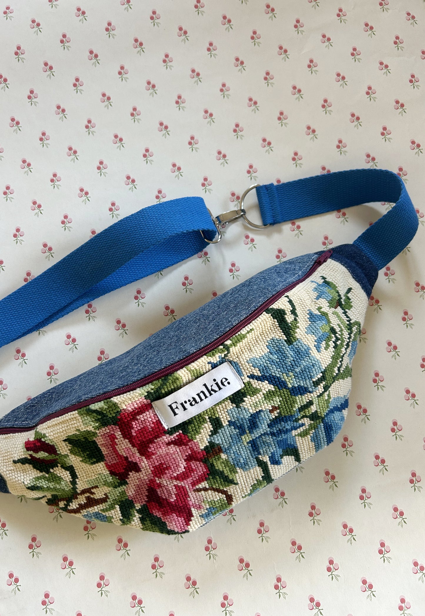 Upcycled bum bag Joe