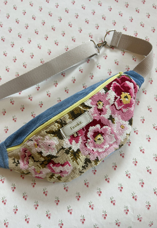 Upcycled bum bag Joe