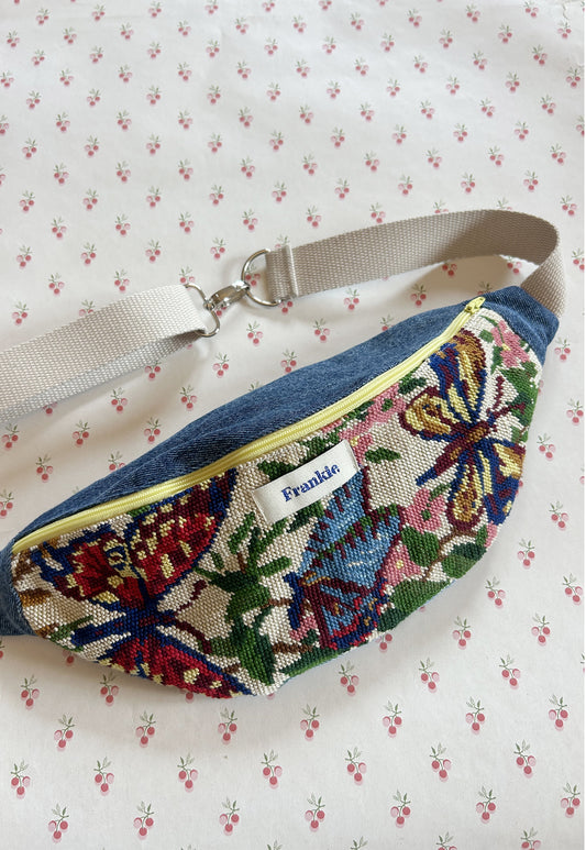 Upcycled bum bag Joe