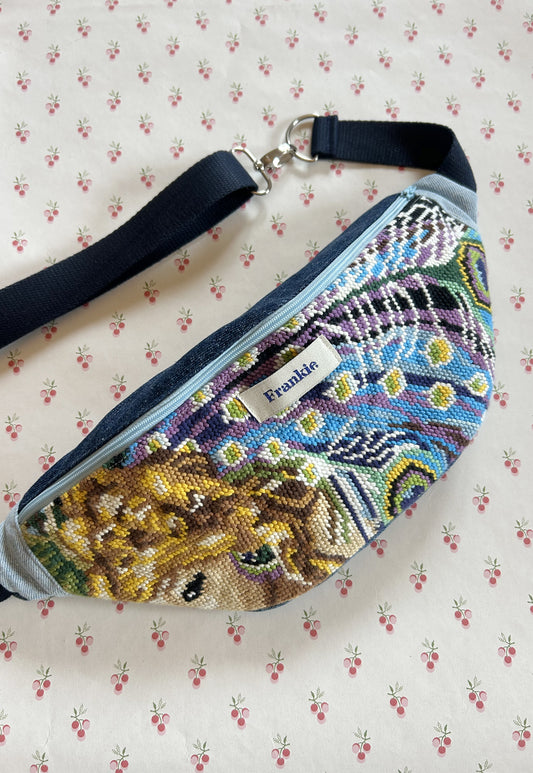 Upcycled bum bag Joe