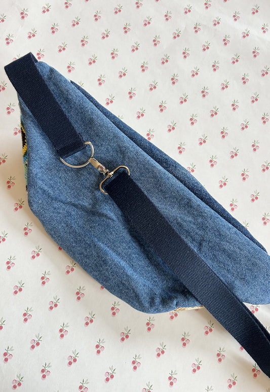 Upcycled bum bag Joe