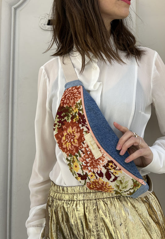 Upcycled bum bag Joe