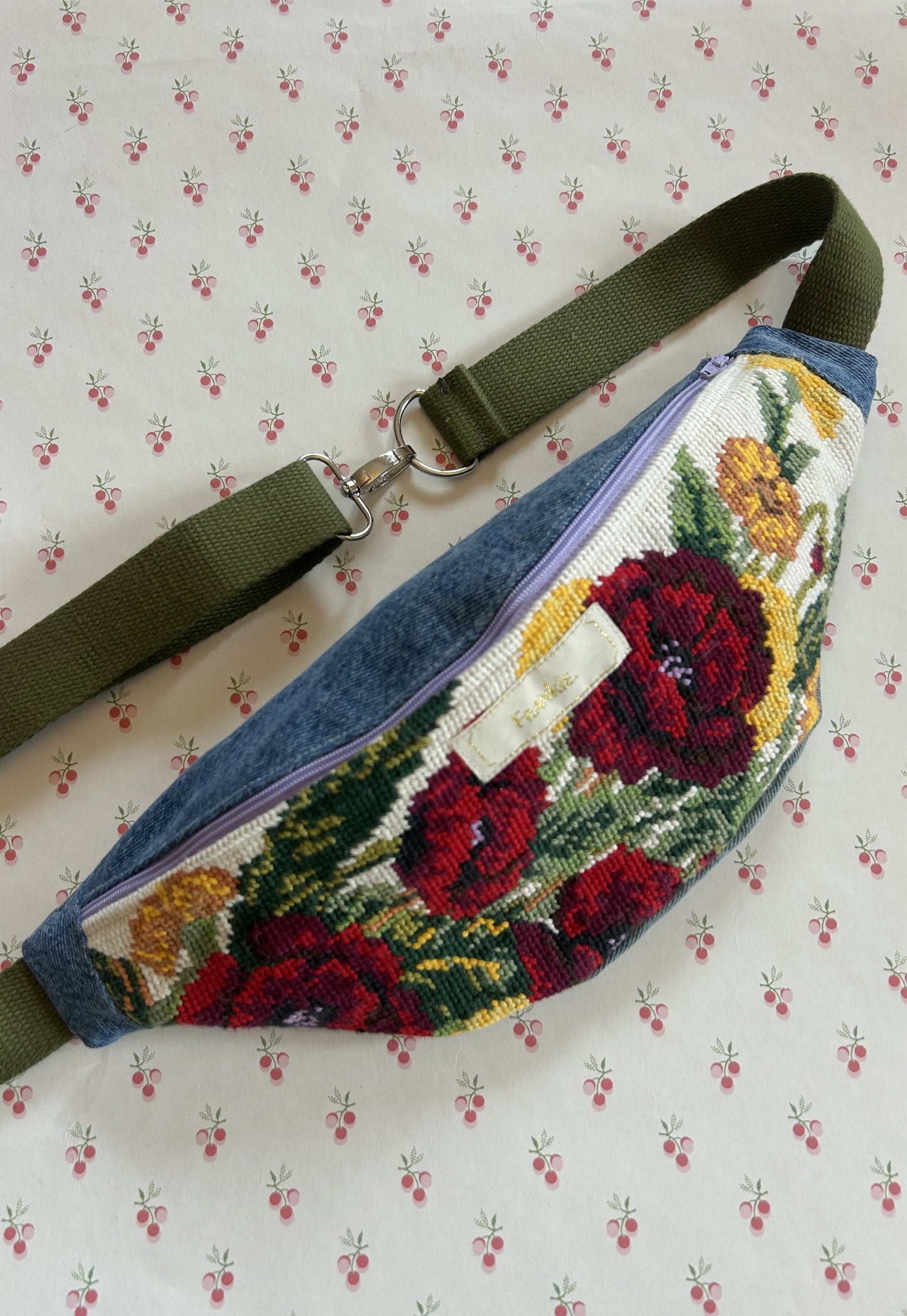 Upcycled bum bag Joe