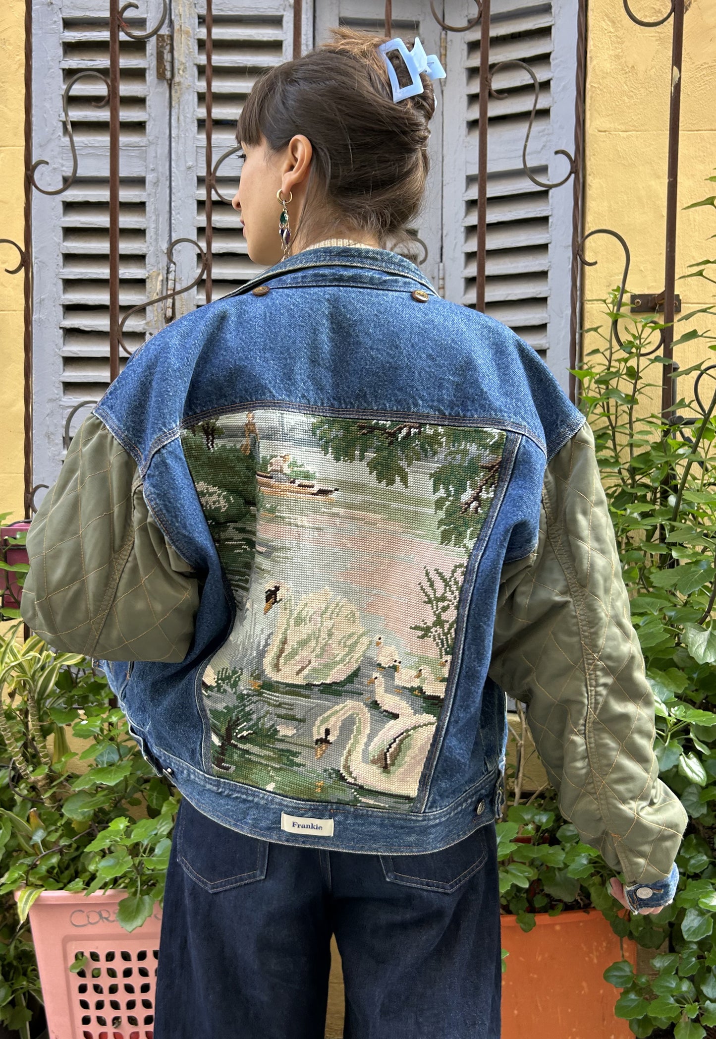 Upcycled jacket Swans (M)