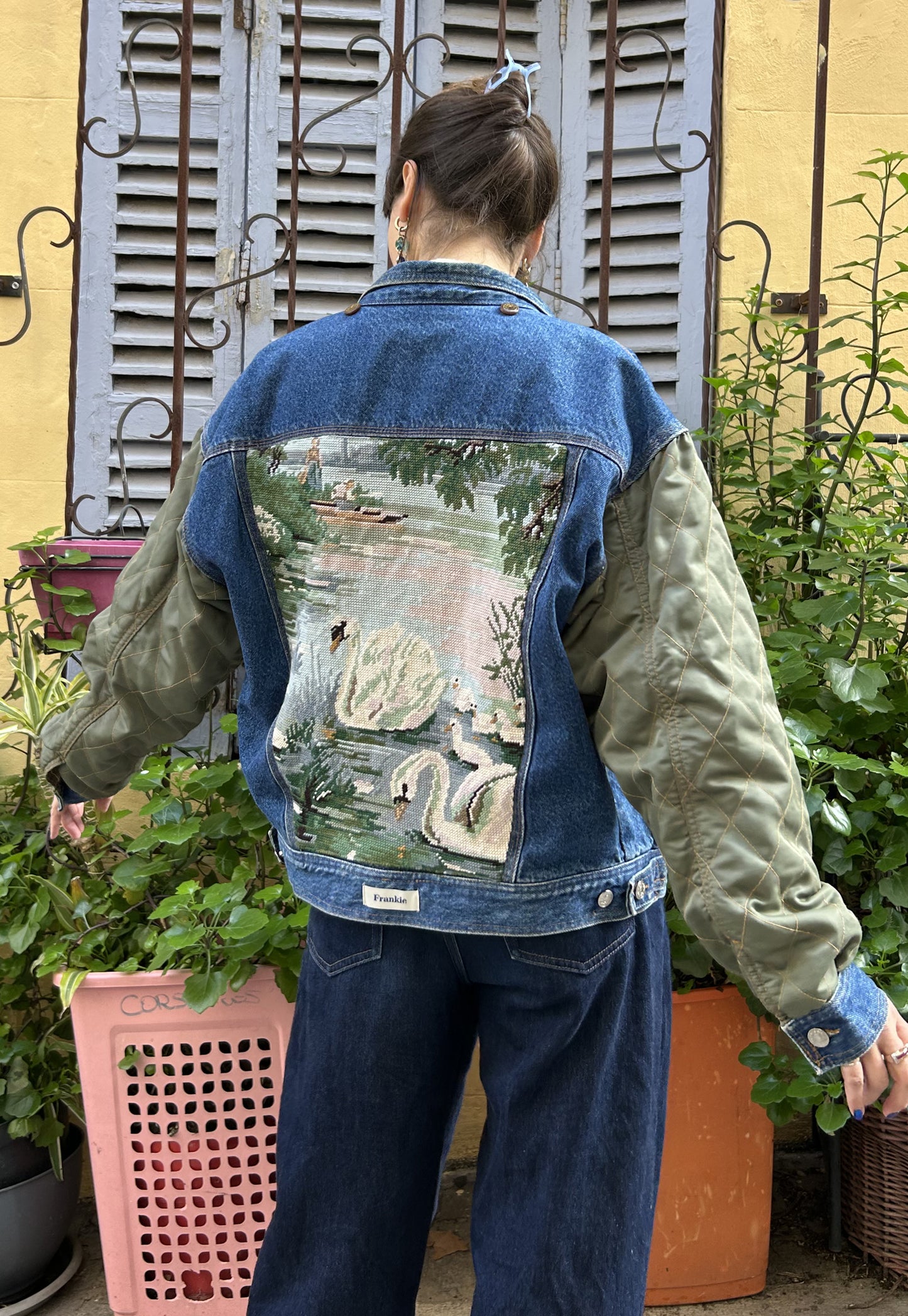 Upcycled jacket Swans (M)