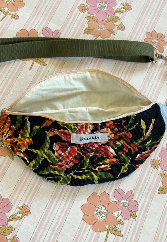 Upcycled bum bag Joe