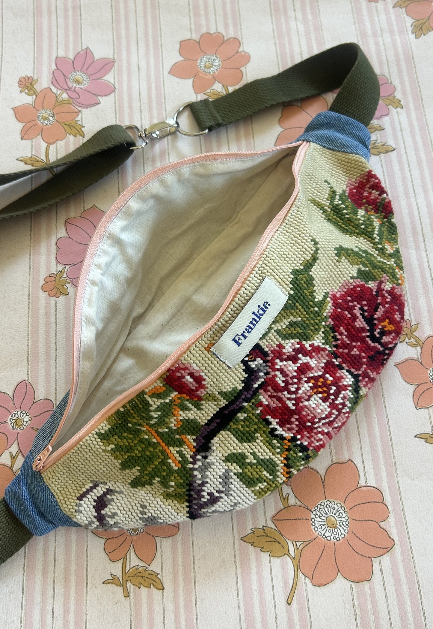 Upcycled bum bag Joe