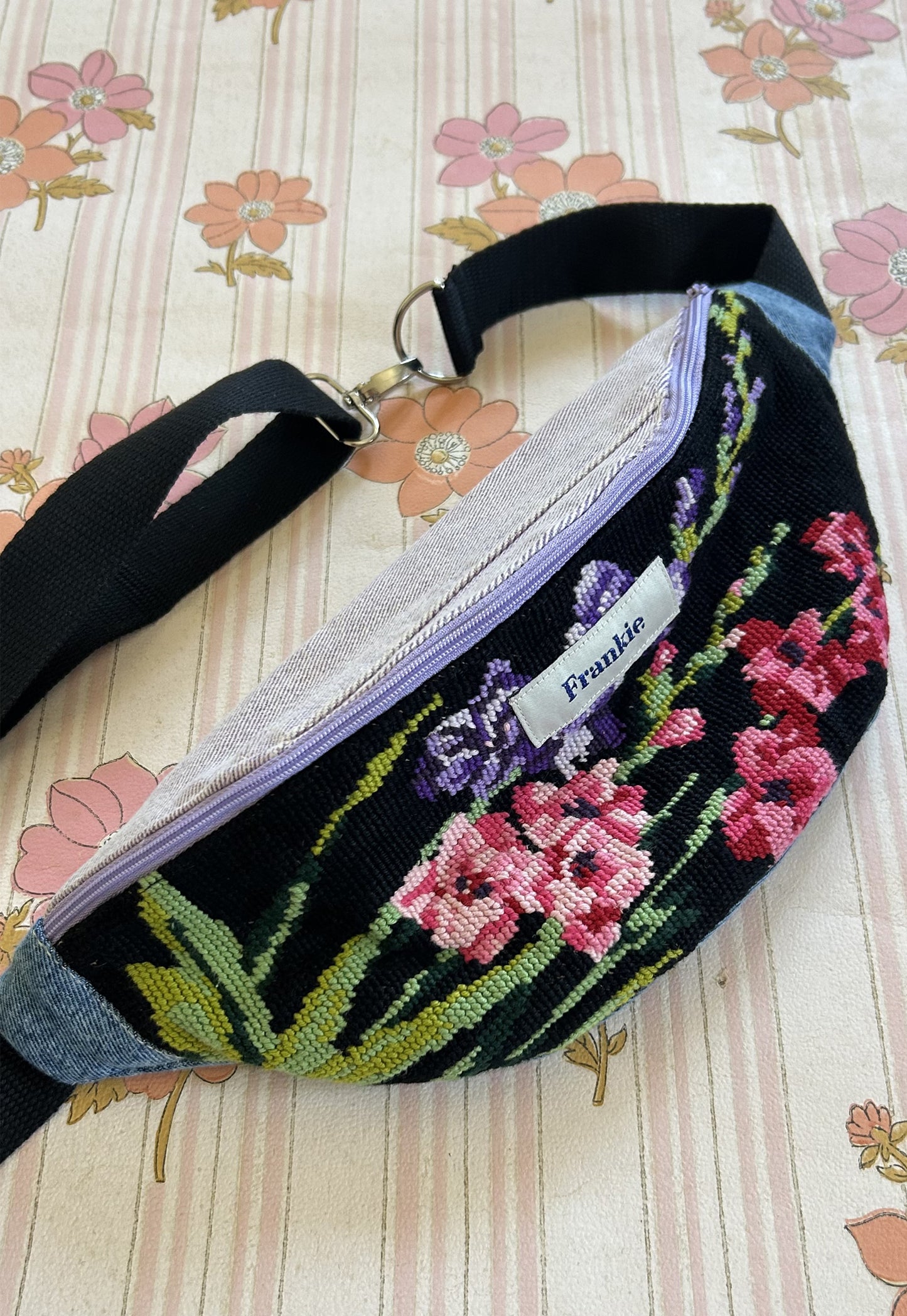 Upcycled bum bag Joe