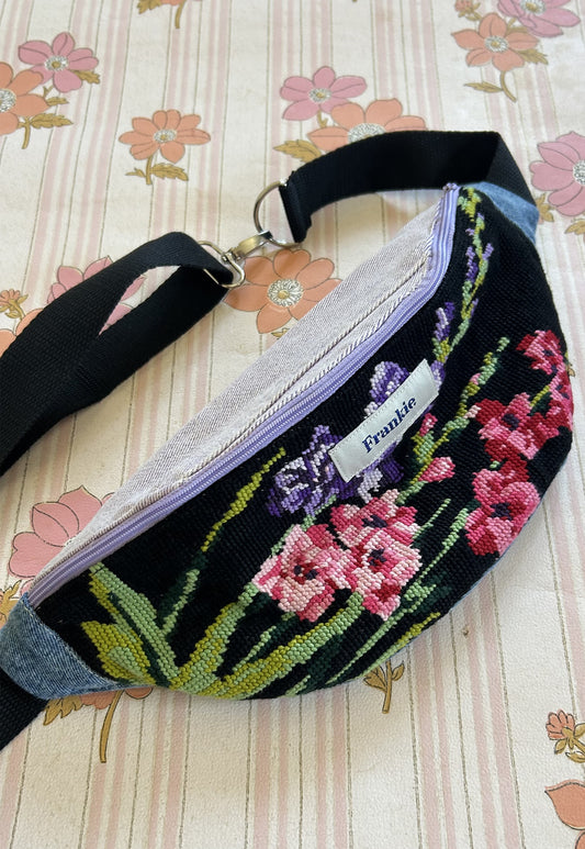 Upcycled bum bag Joe