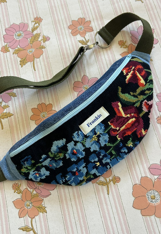 Upcycled bum bag Joe