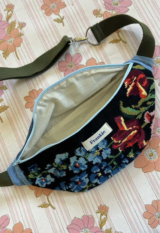Upcycled bum bag Joe