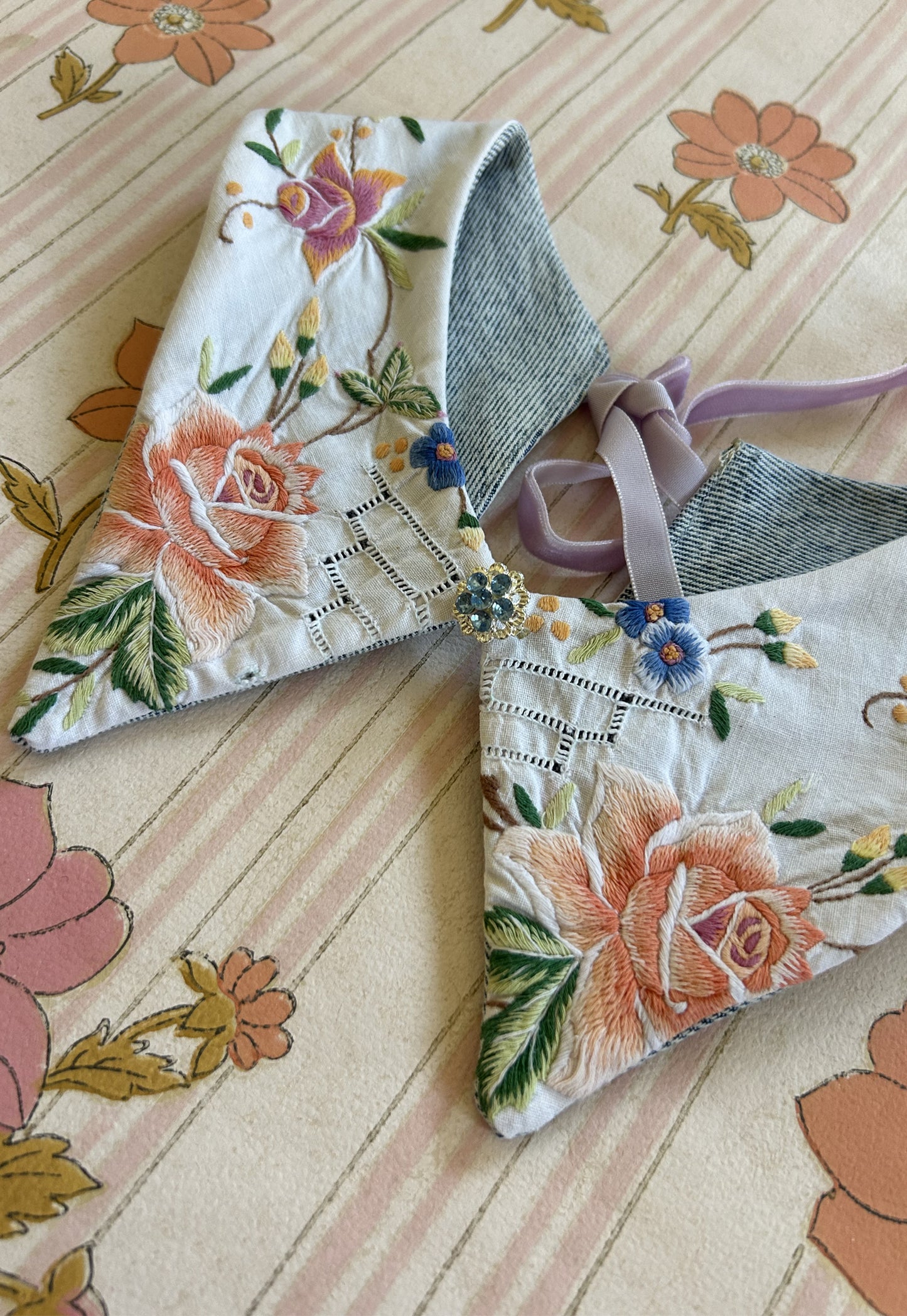 Upcycled detachable collar Simone