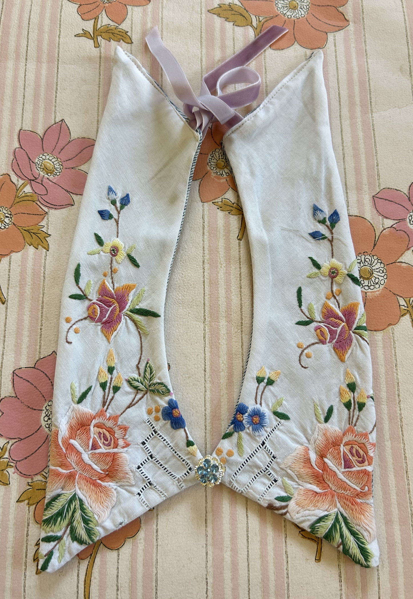 Upcycled detachable collar Simone