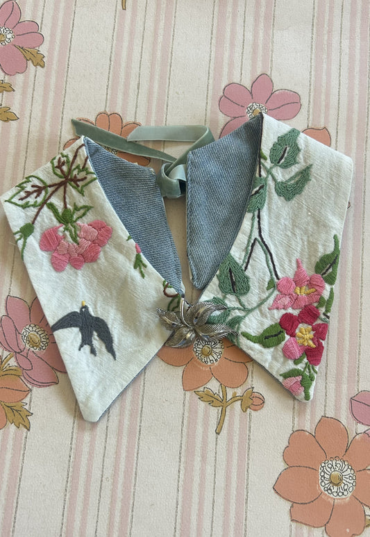 Upcycled detachable collar Simone