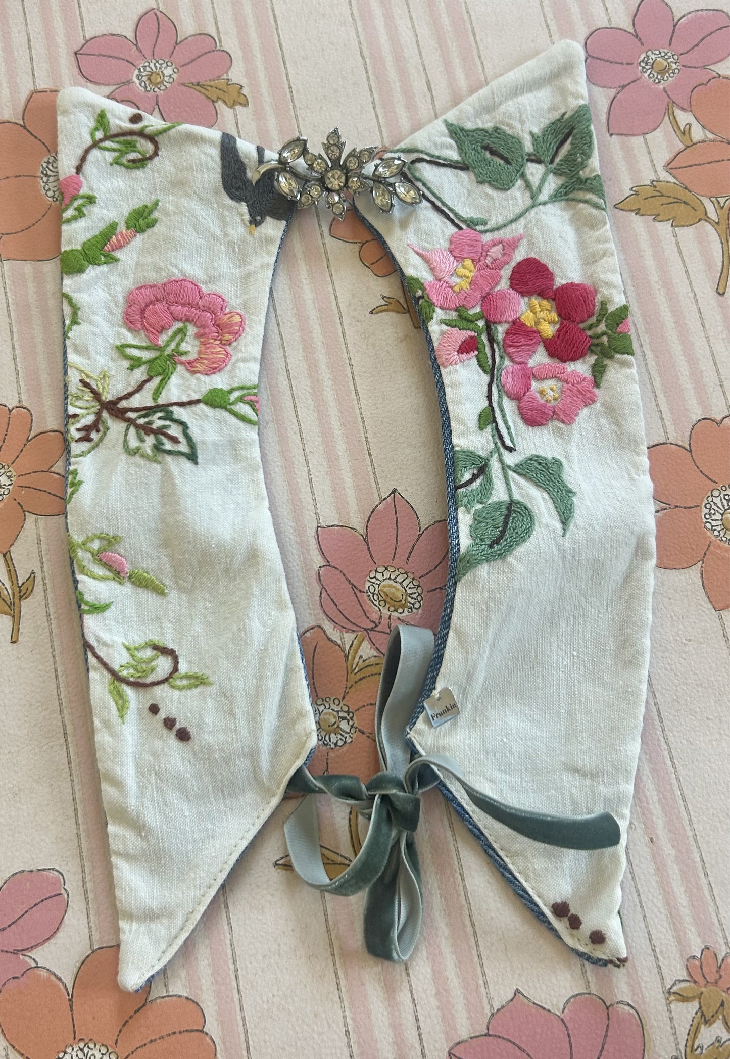 Upcycled detachable collar Simone