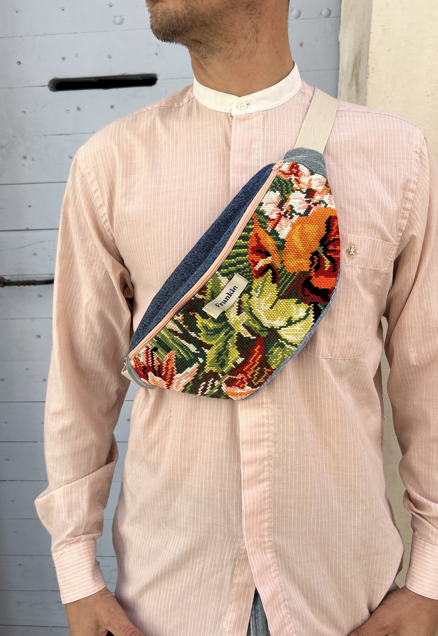 Upcycled bum bag Joe