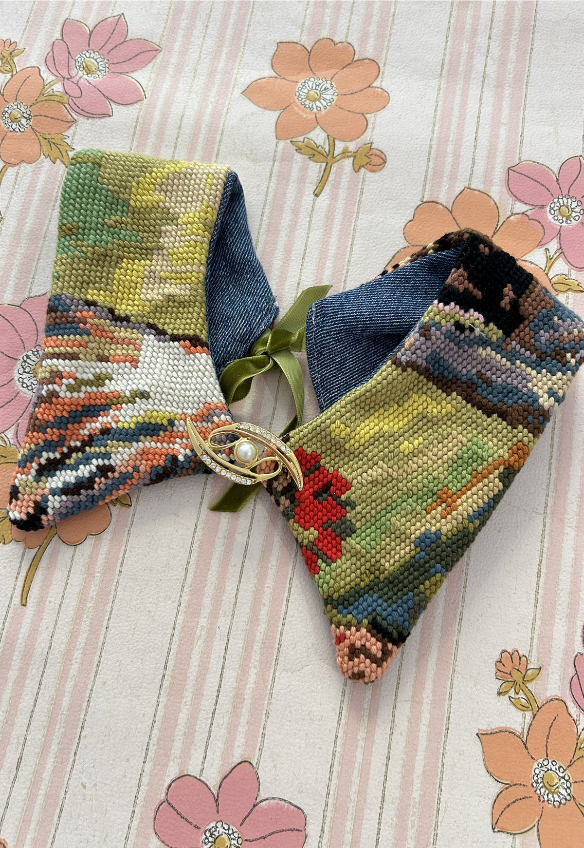 Upcycled detachable collar Simone
