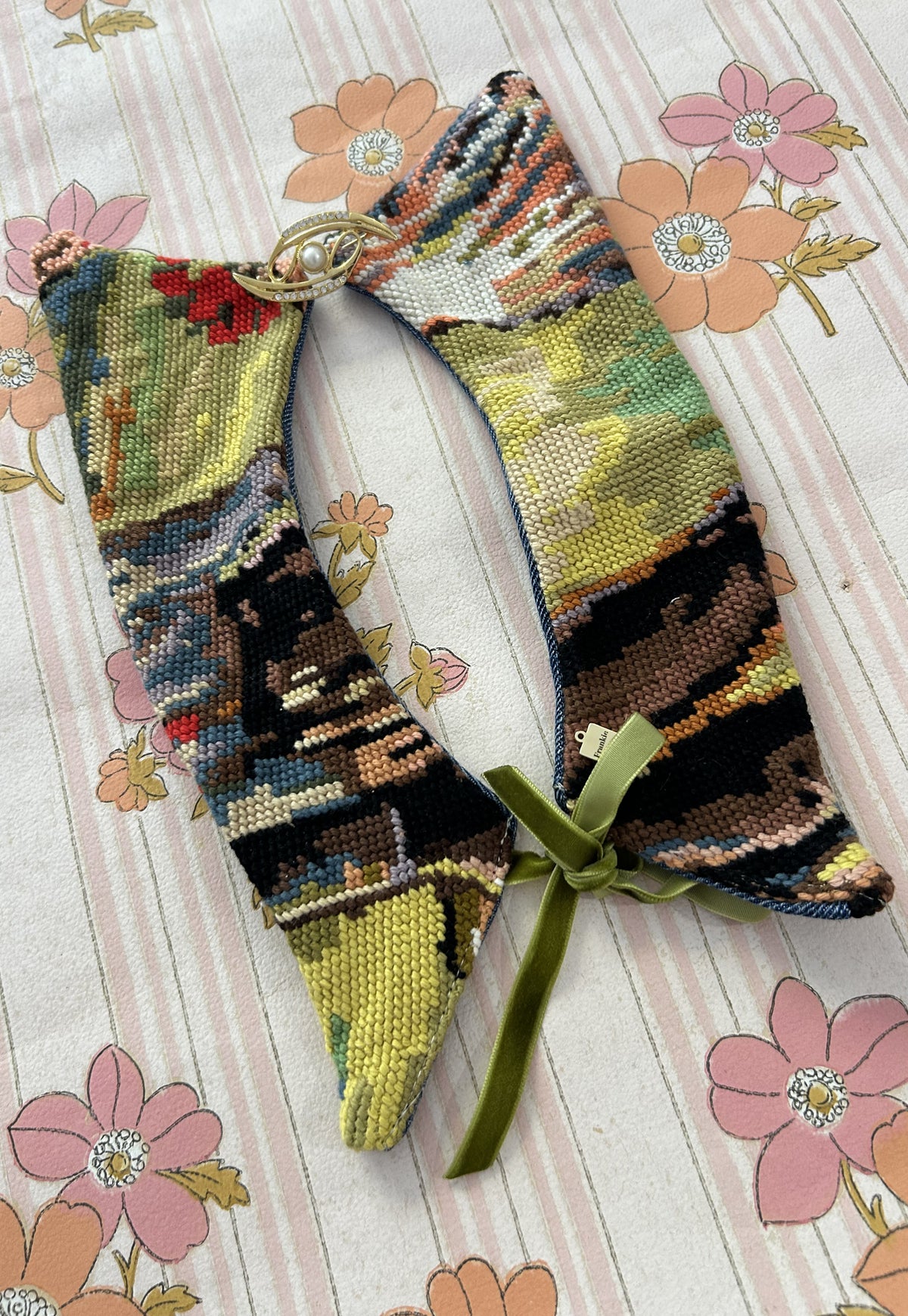 Upcycled detachable collar Simone