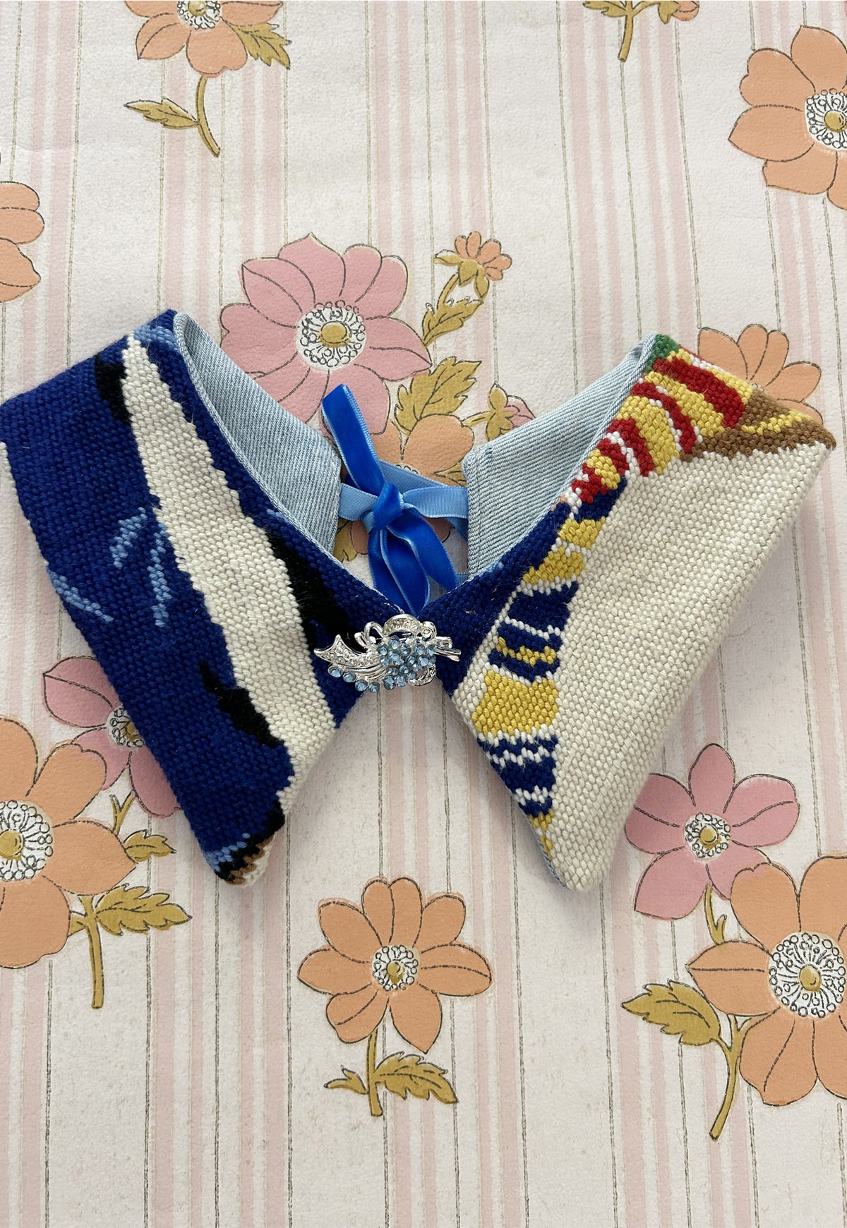 Upcycled detachable collar Simone