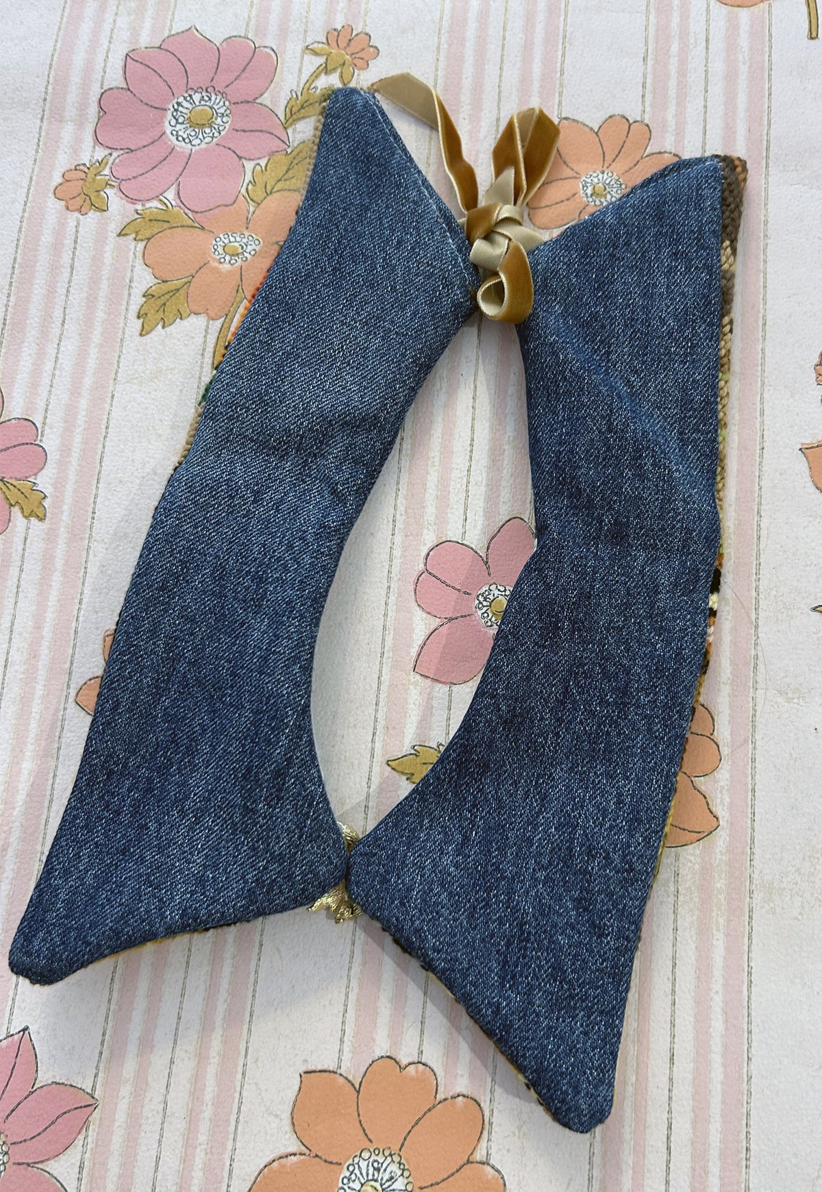 Upcycled detachable collar Simone