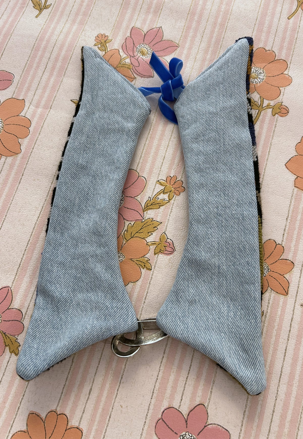 Upcycled detachable collar Simone