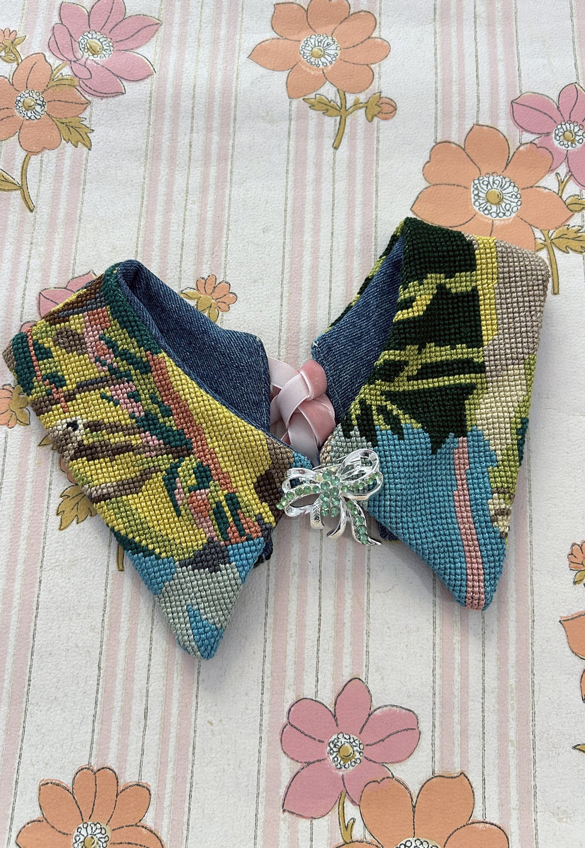 Upcycled detachable collar Simone