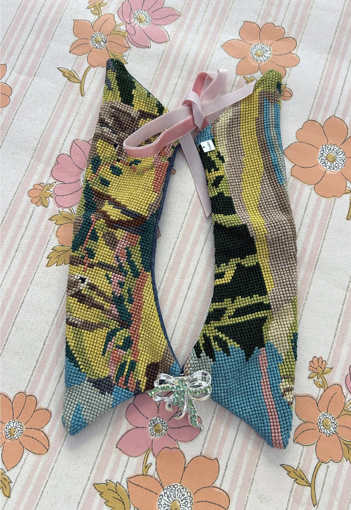 Upcycled detachable collar Simone