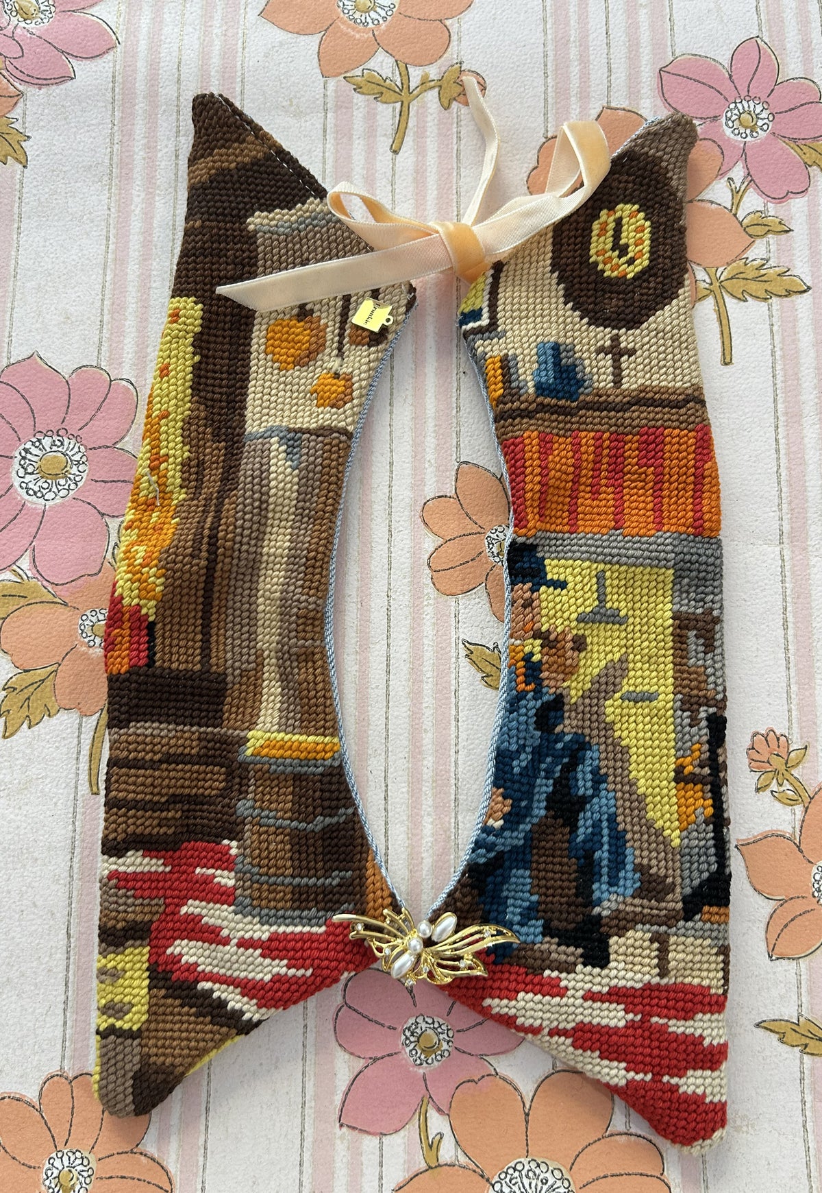 Upcycled detachable collar Simone