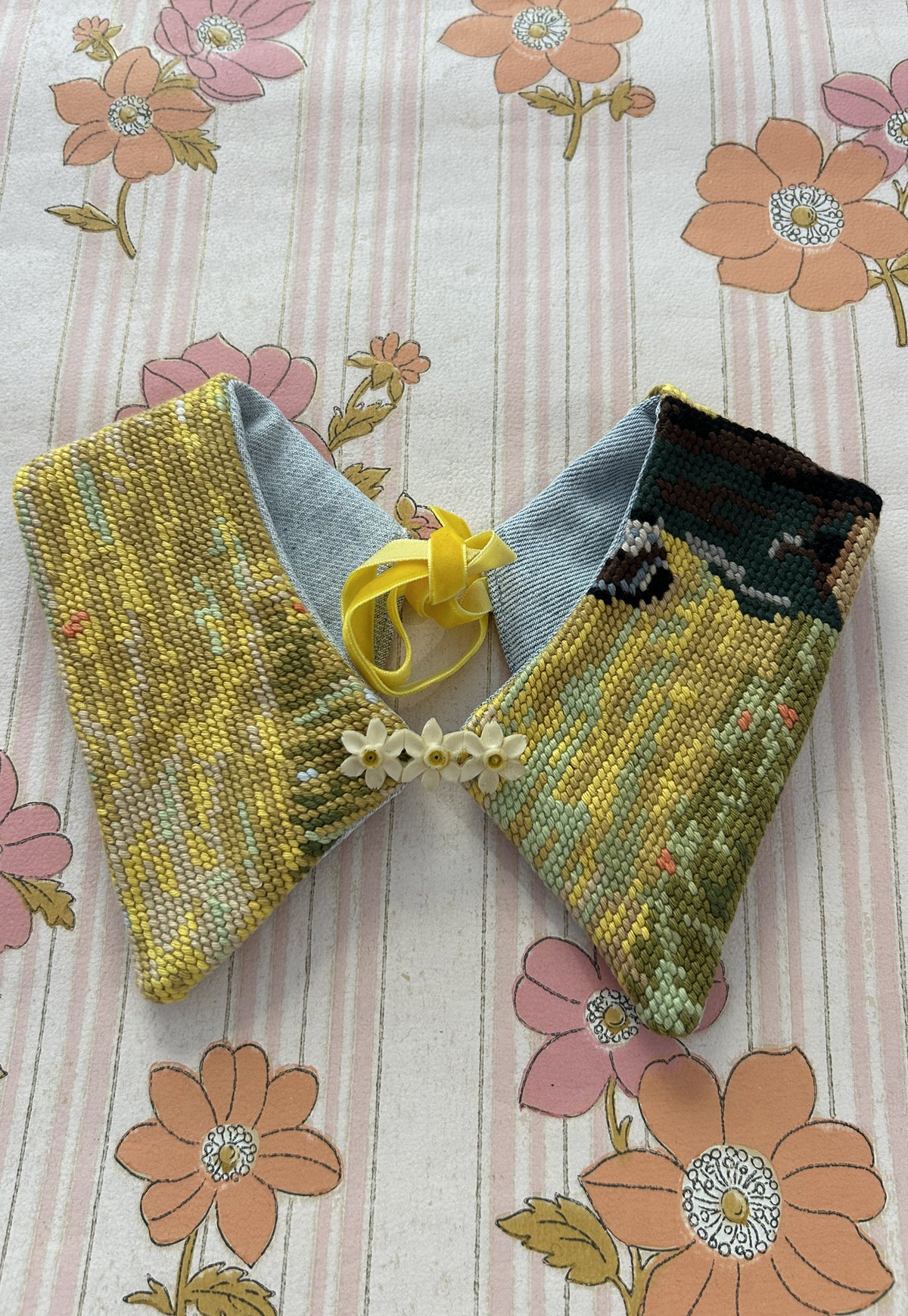 Upcycled detachable collar Simone