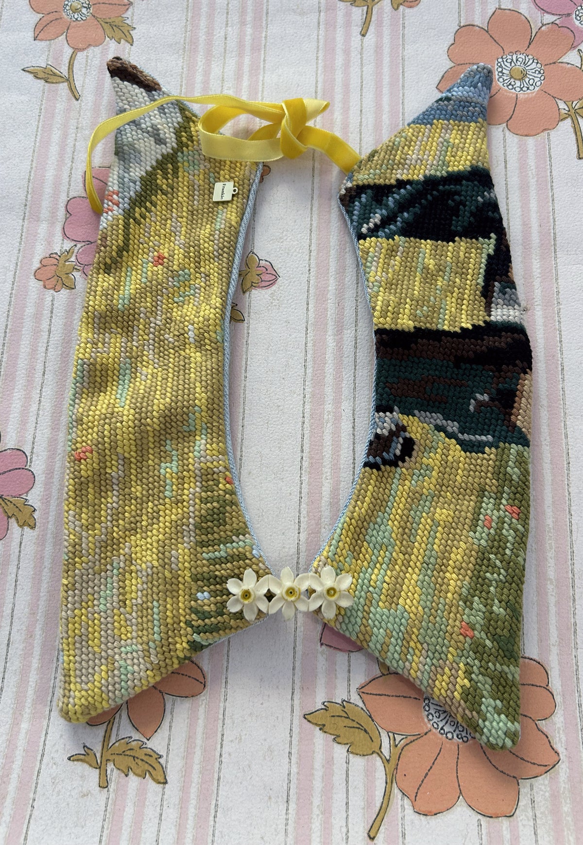 Upcycled detachable collar Simone