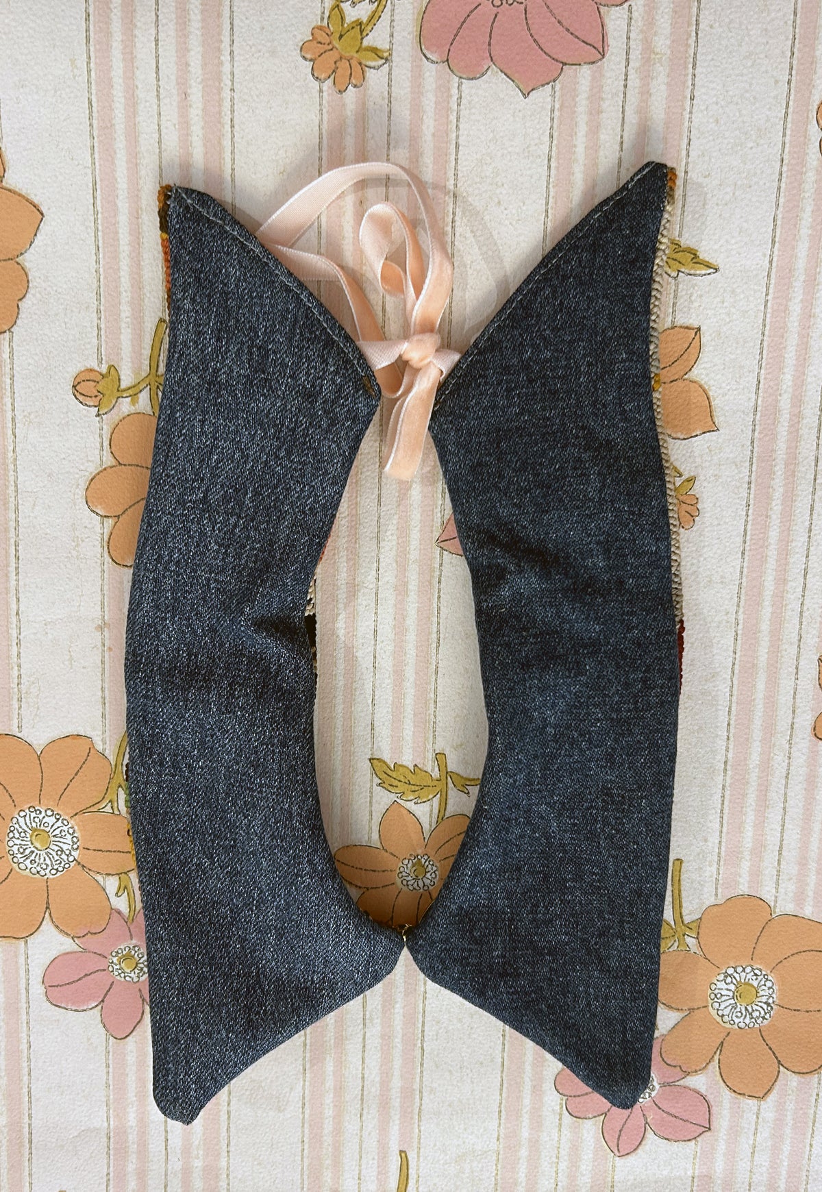 Upcycled detachable collar Simone