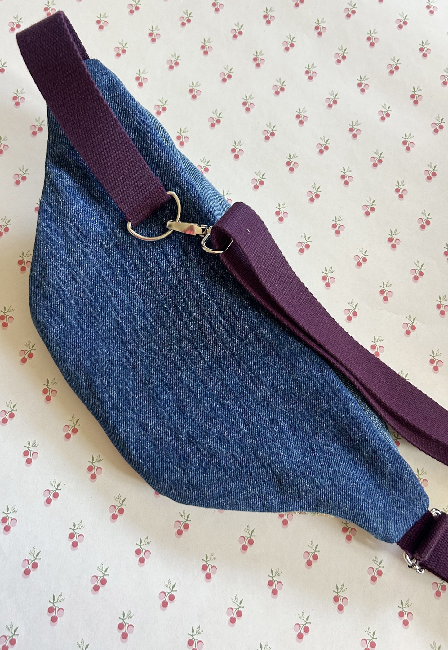 Upcycled bum bag Joe