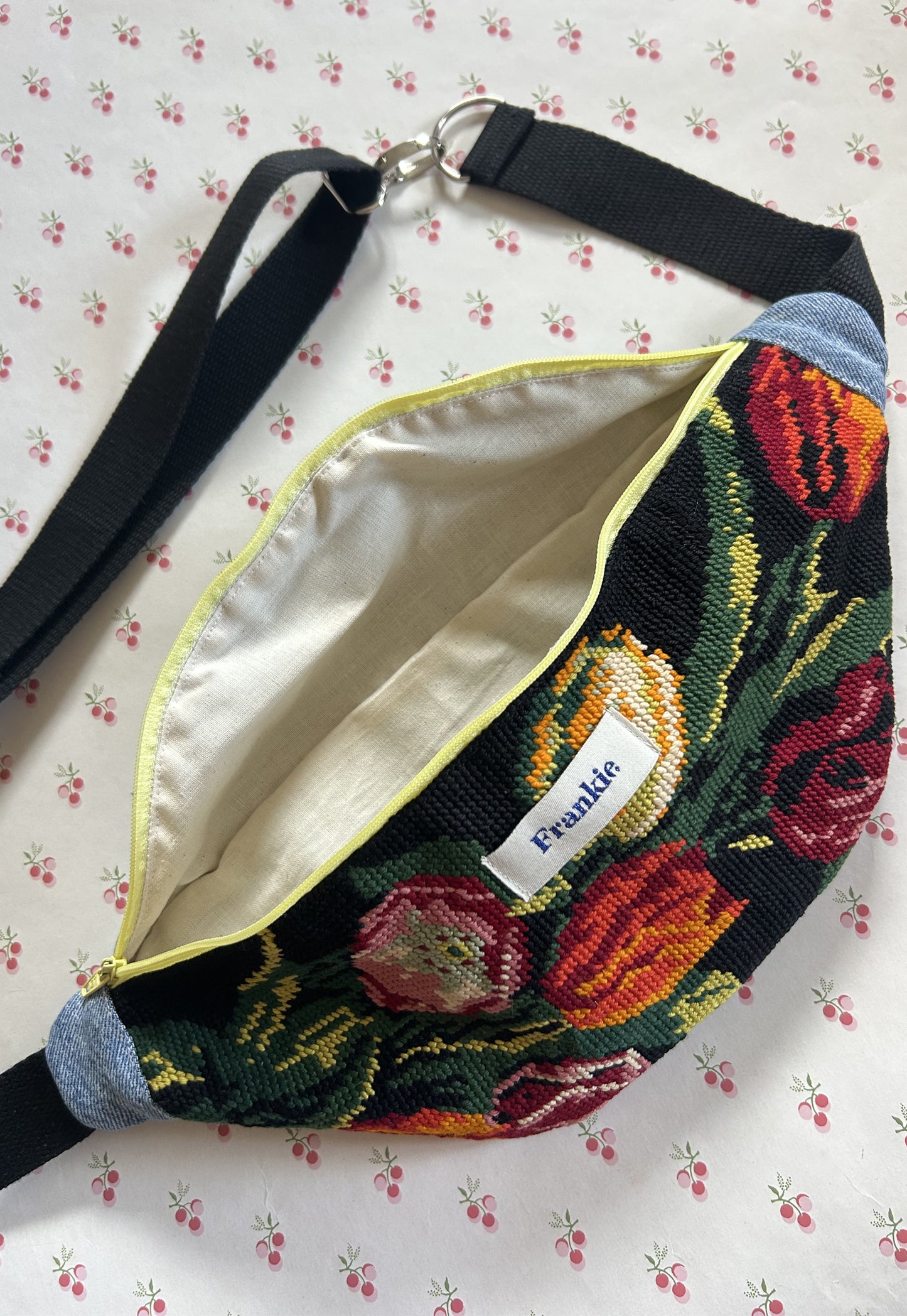Upcycled bum bag Joe