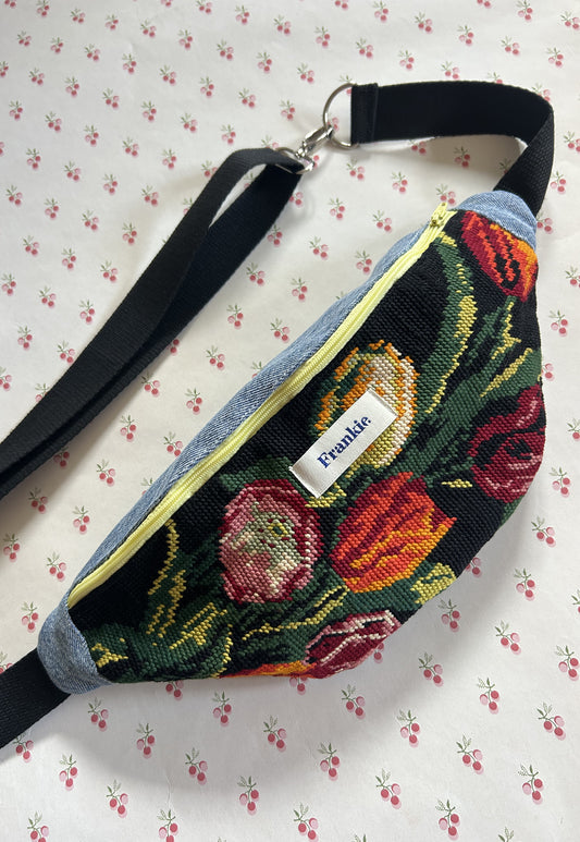 Upcycled bum bag Joe
